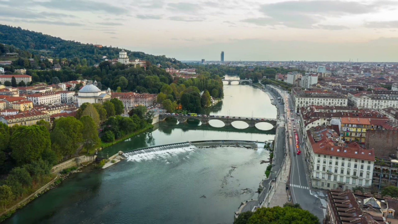 Veduta aerea del Po e della Gran Madre a Torino